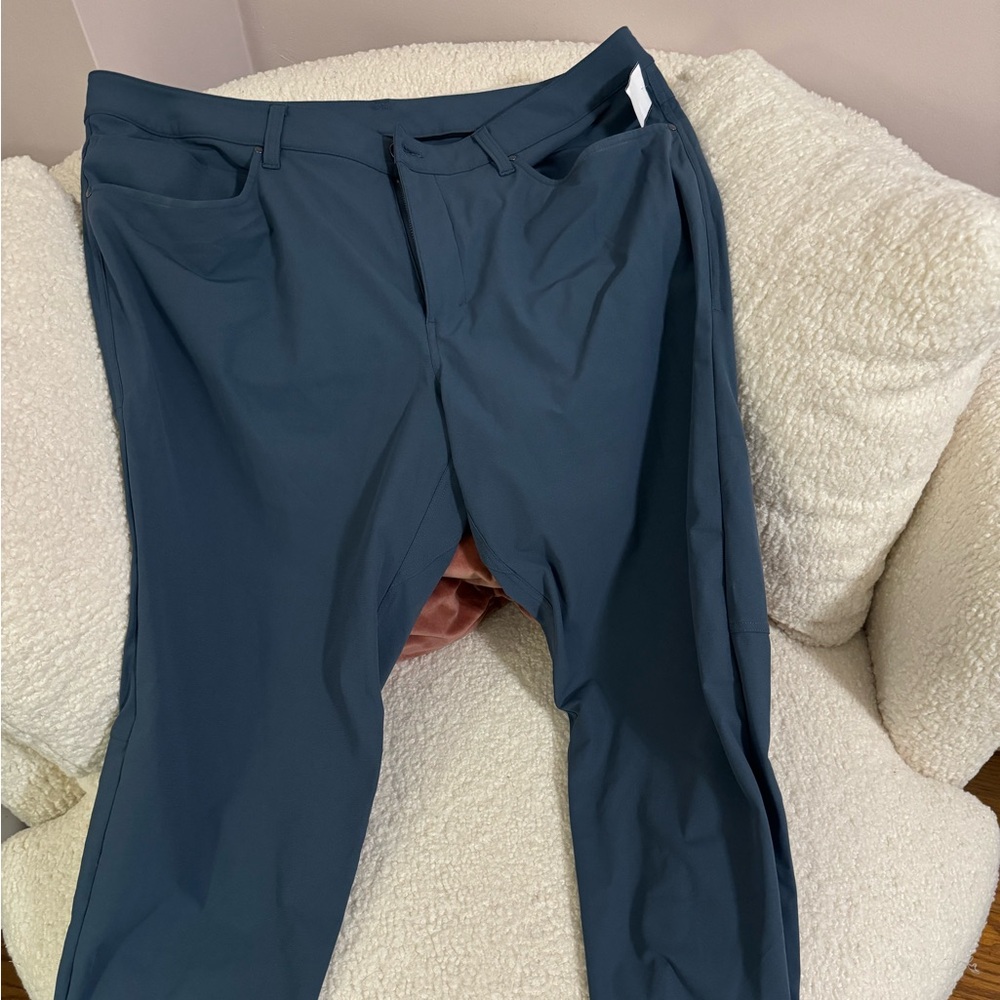 Lululemon classic fit 5 pocket pant in oil grey